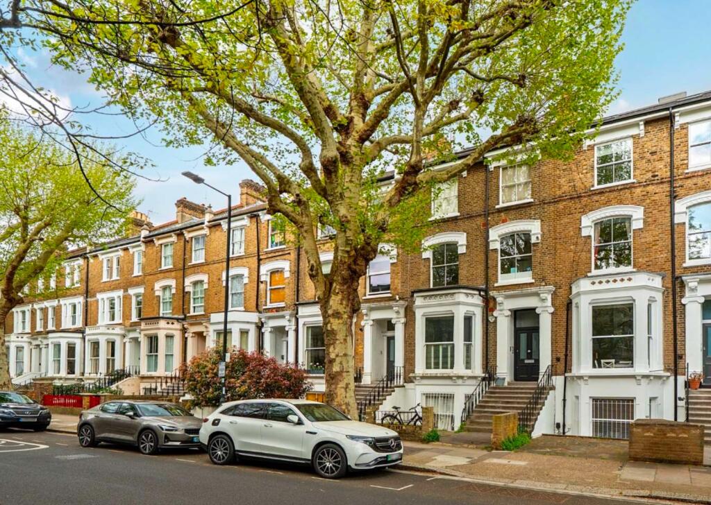 2 bed 1st Floor Flat for rent in London. From Kinleigh Folkard & Hayward - Sales - Hammersmith & Shepherds Bush 2 bed 1st Floor Flat for rent in London. From Kinleigh Folkard & Hayward - Sales - Hammersmith & Shepherds Bush