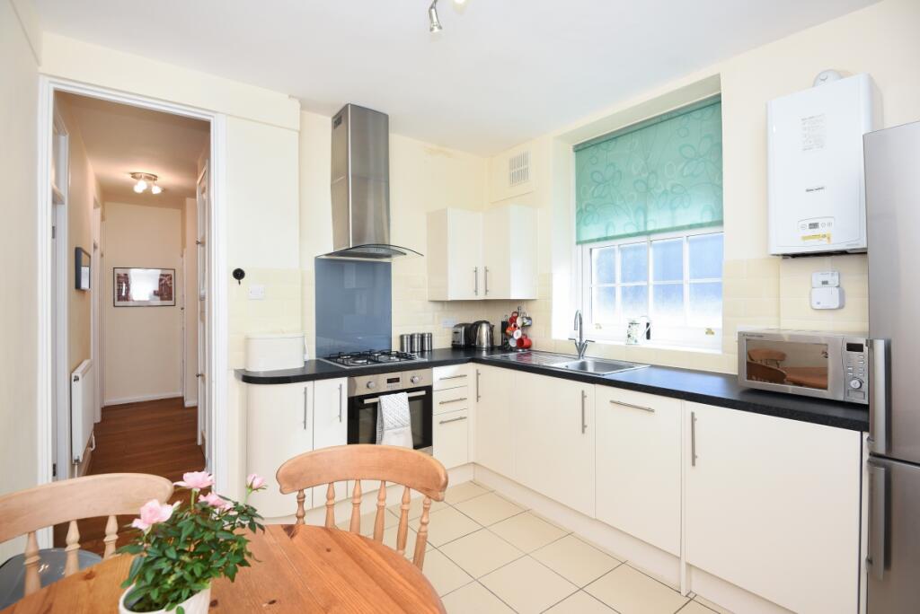 2 bed 1st Floor Flat for rent in London. From Kinleigh Folkard & Hayward - Sales - Hammersmith & Shepherds Bush