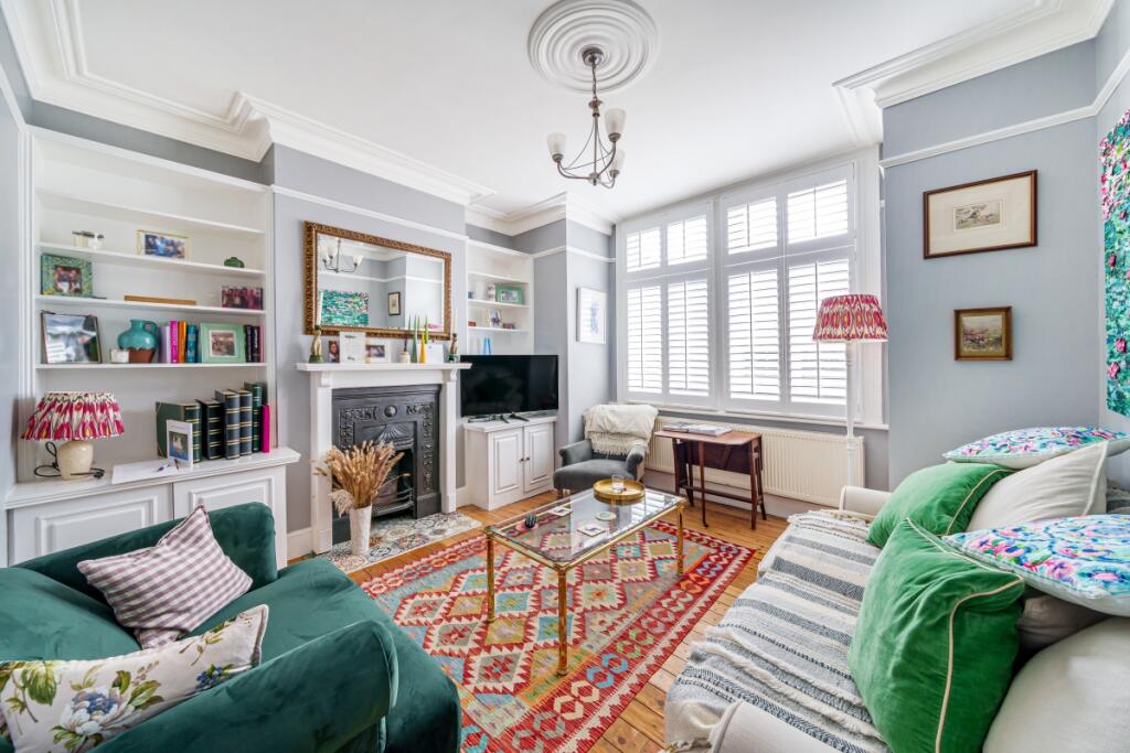 2 bed 1st Floor Flat for rent in London. From Kinleigh Folkard & Hayward - Sales - Hammersmith & Shepherds Bush 2 bed 1st Floor Flat for rent in London. From Kinleigh Folkard & Hayward - Sales - Hammersmith & Shepherds Bush