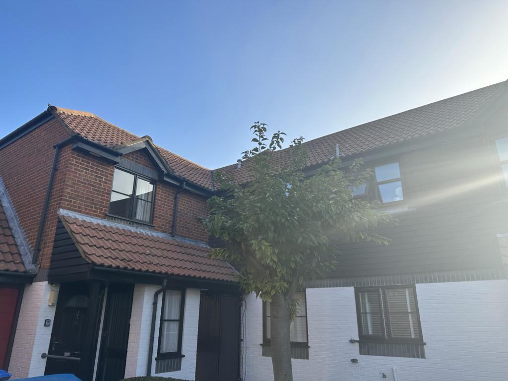 1 bed Annexe for rent in Egham. From Browns Estate Agents - Englefield Green