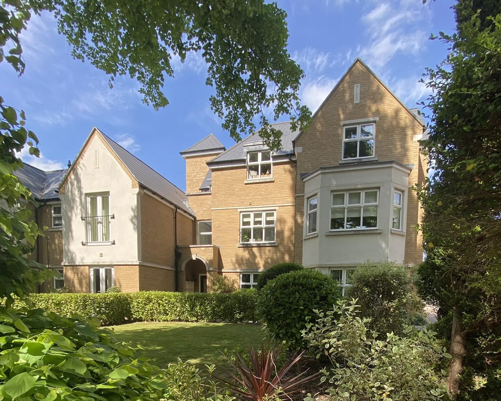 2 bed Detached for rent in Bishopsgate. From Browns Estate Agents - Englefield Green