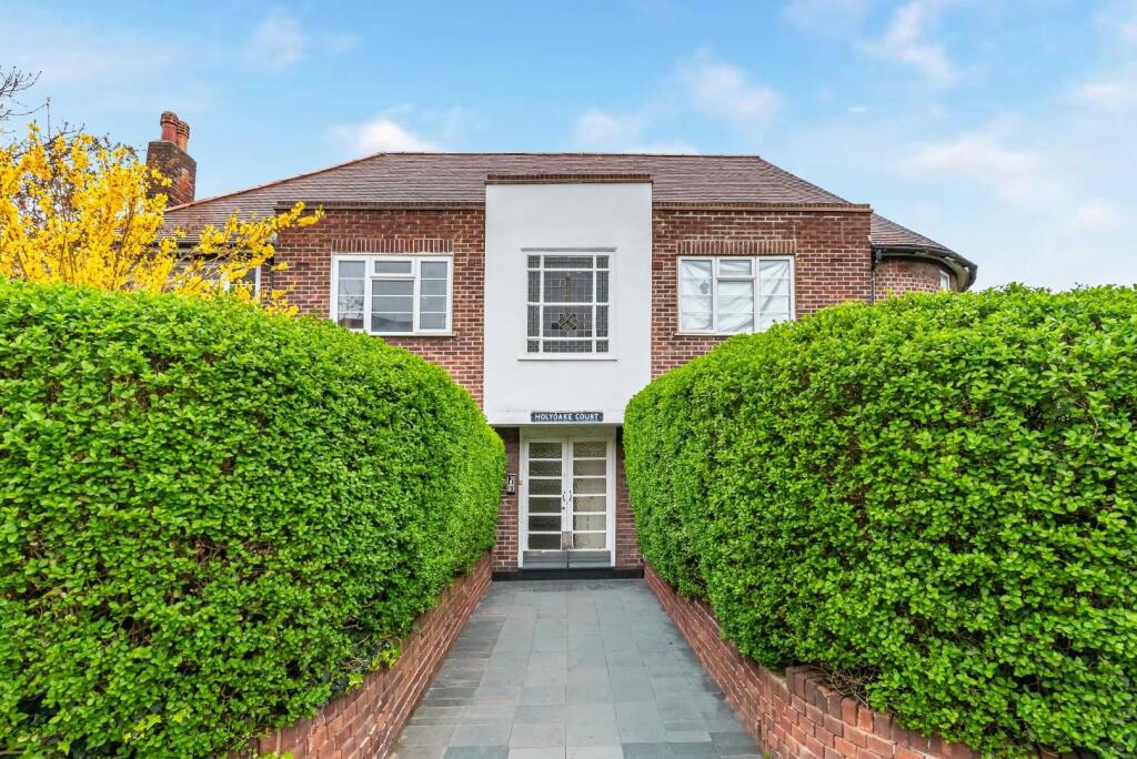 3 bed 1st Floor Flat for rent in Greenford. From Rolfe East - Ealing