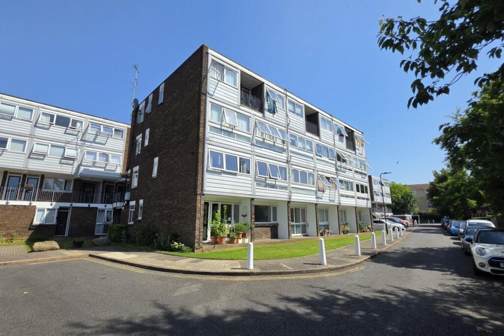 4 bed Studio for rent in Greenford. From Rolfe East - Ealing