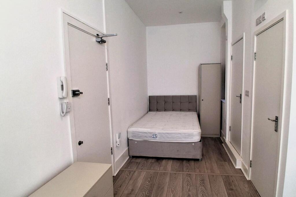 1 bed 1st Floor Flat for rent in Acton. From Rolfe East - Ealing 1 bed 1st Floor Flat for rent in Acton. From Rolfe East - Ealing