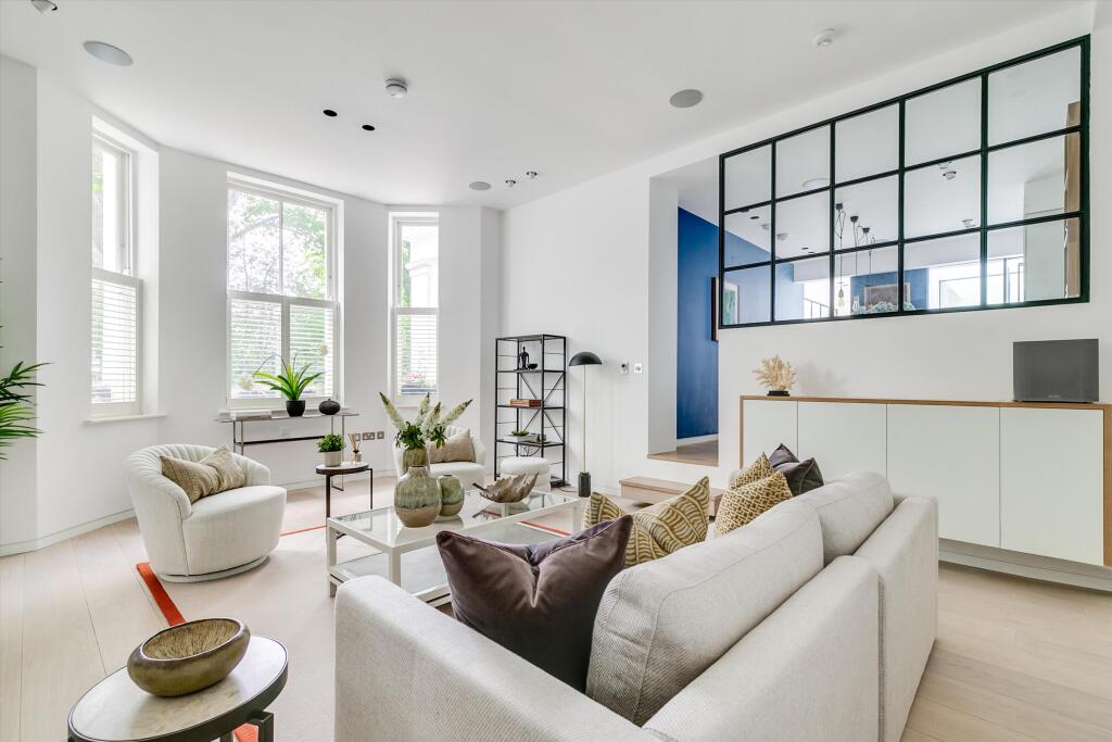 3 bed Detached for rent in London. From Knight Frank - Notting Hill