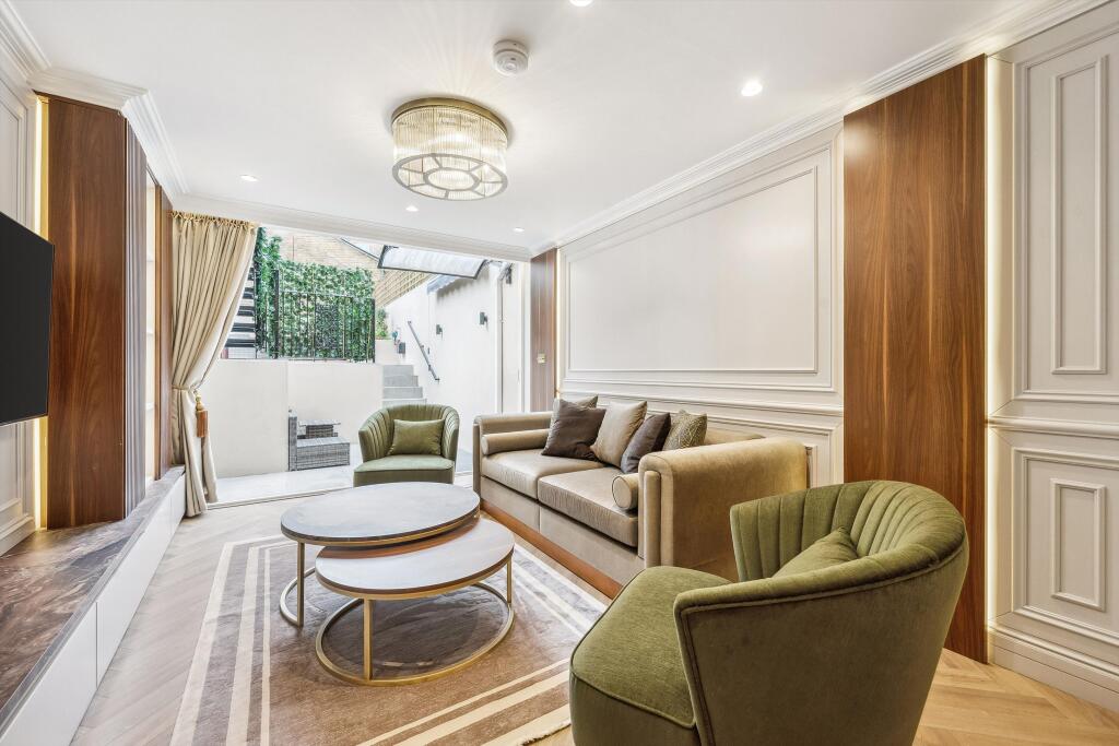 2 bed 1st Floor Flat for rent in London. From Knight Frank - Notting Hill