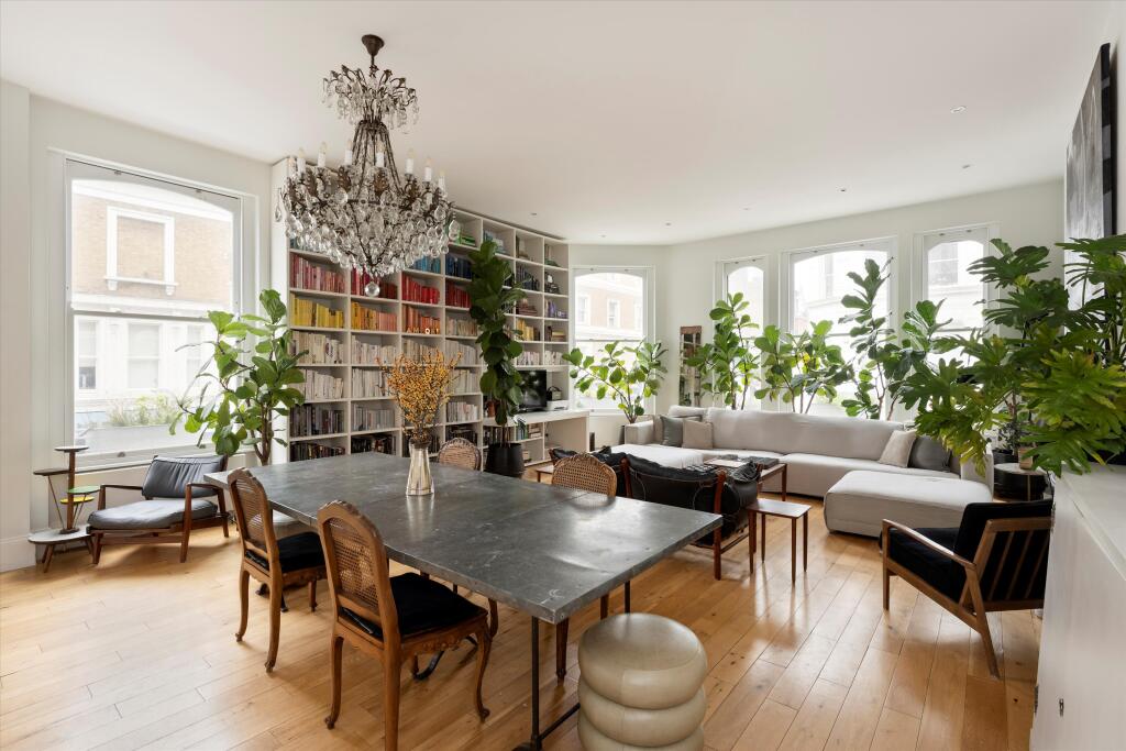 2 bed 1st Floor Flat for rent in London. From Knight Frank - Notting Hill