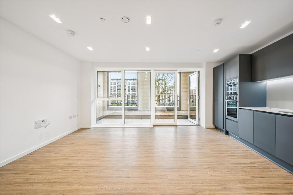 2 bed 1st Floor Flat for rent in London. From Knight Frank - Notting Hill