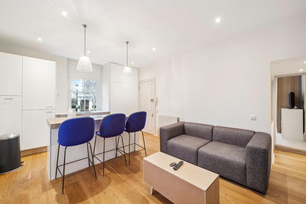 1 bed 1st Floor Flat for rent in London. From Knight Frank - Notting Hill