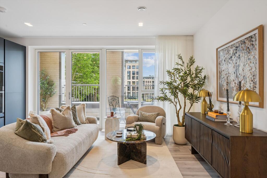 2 bed 1st Floor Flat for rent in Kensington. From Knight Frank - Notting Hill