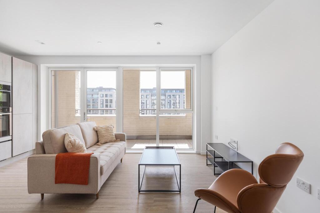 2 bed 1st Floor Flat for rent in London. From Knight Frank - Notting Hill