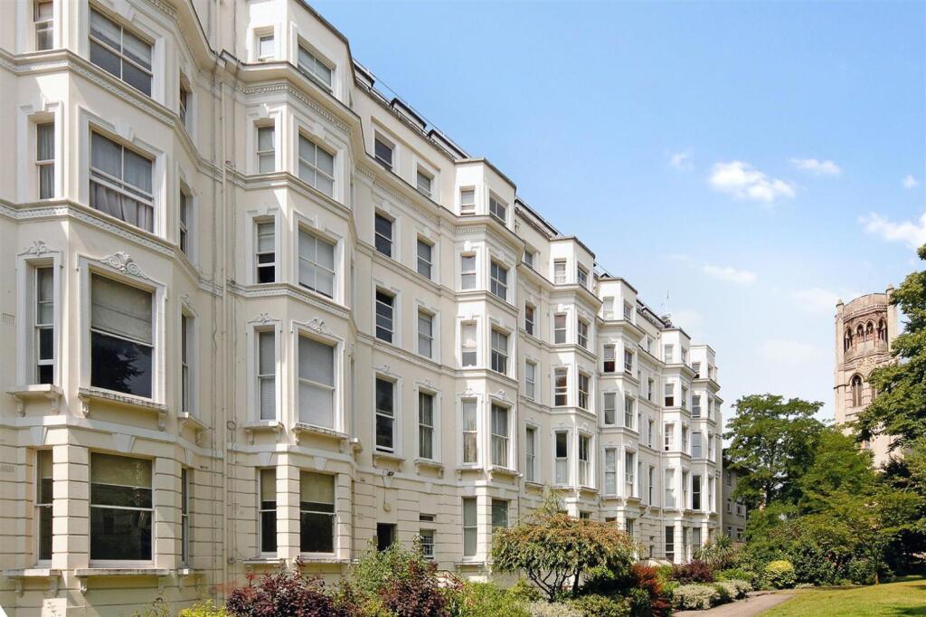 1 bed 1st Floor Flat for rent in Kensington. From Knight Frank - Notting Hill