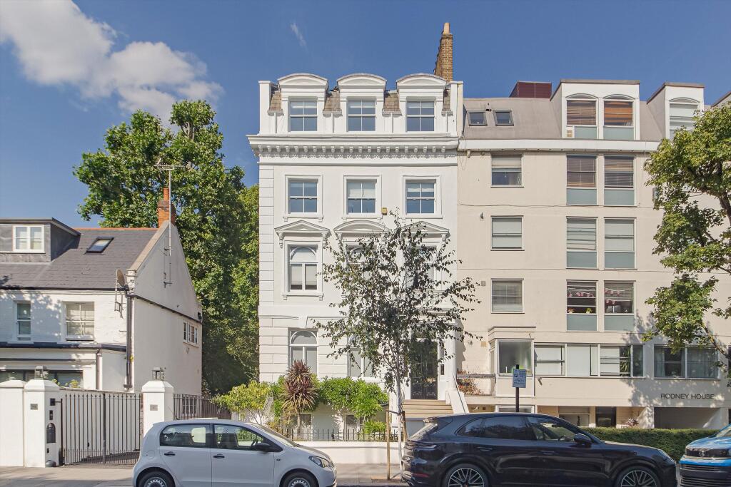 2 bed 1st Floor Flat for rent in Kensington. From Knight Frank - Notting Hill