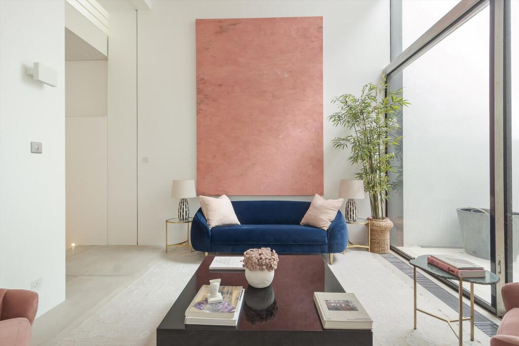 5 bed Mid Terraced House for rent in London. From Knight Frank - Notting Hill