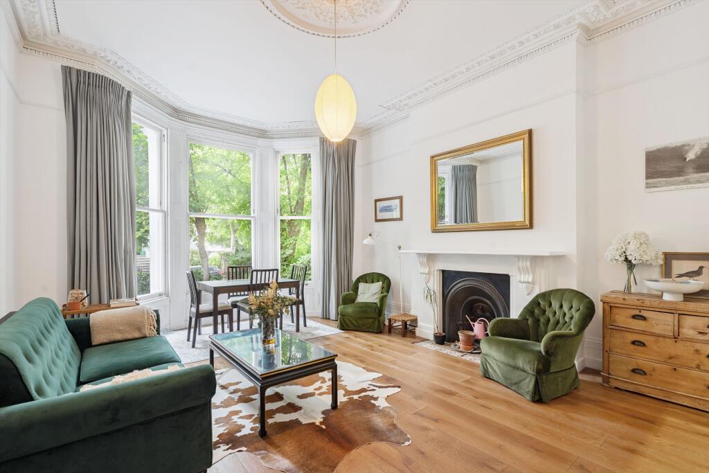 2 bed 1st Floor Flat for rent in Kensington. From Knight Frank - Notting Hill