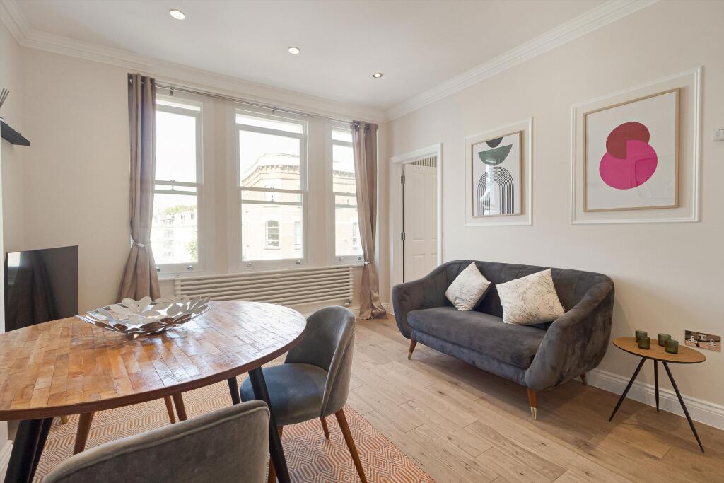 2 bed 1st Floor Flat for rent in London. From Knight Frank - Notting Hill