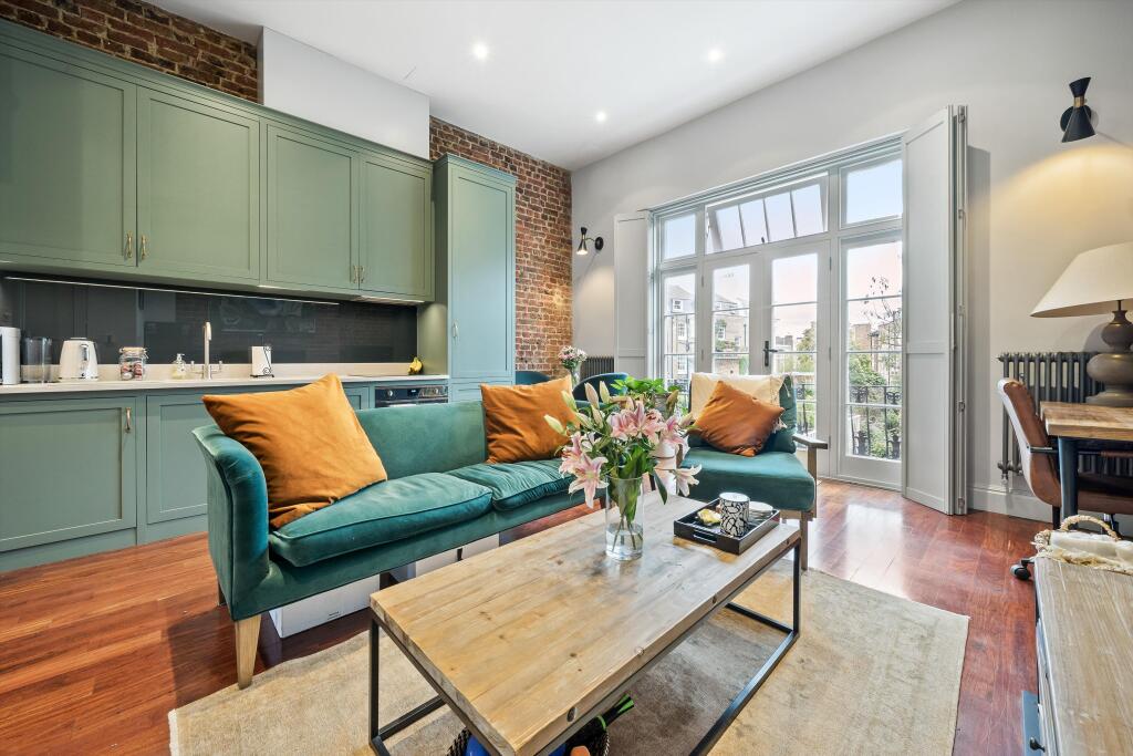 1 bed 1st Floor Flat for rent in Kensington. From Knight Frank - Notting Hill