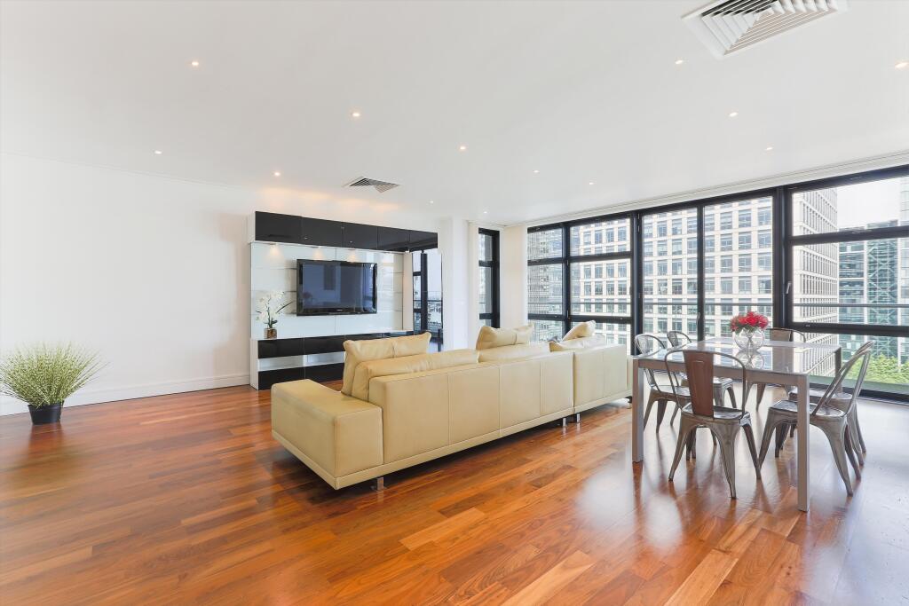 3 bed 1st Floor Flat for rent in London. From Knight Frank - Lettings - Canary  Wharf