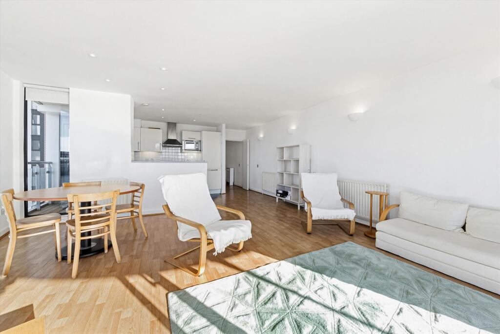 2 bed 1st Floor Flat for rent in London. From Knight Frank - Lettings - Canary  Wharf