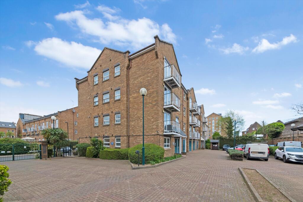2 bed 1st Floor Flat for rent in Poplar. From Knight Frank - Lettings - Canary  Wharf