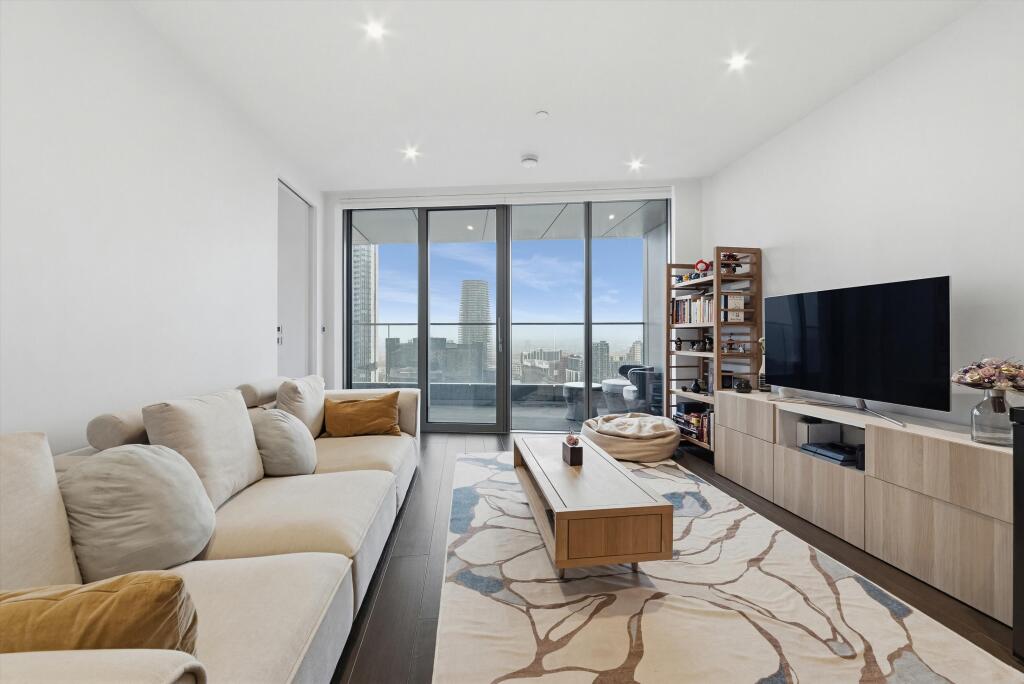 2 bed 1st Floor Flat for rent in Poplar. From Knight Frank - Lettings - Canary  Wharf