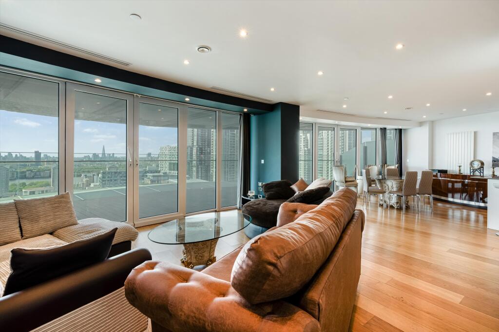 3 bed 1st Floor Flat for rent in Poplar. From Knight Frank - Lettings - Canary  Wharf
