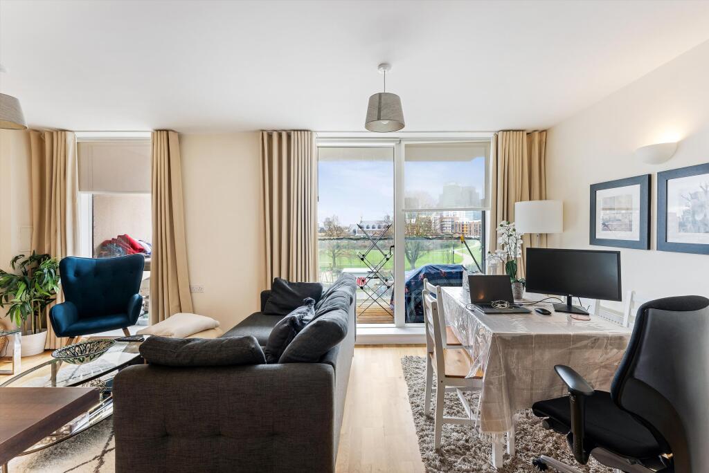 2 bed 1st Floor Flat for rent in Poplar. From Knight Frank - Lettings - Canary  Wharf