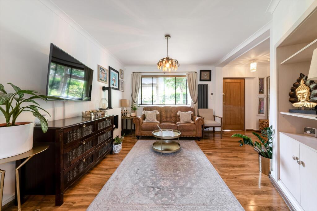 3 bed Mid Terraced House for rent in Poplar. From Knight Frank - Lettings - Canary Wharf 3 bed Mid Terraced House for rent in Poplar. From Knight Frank - Lettings - Canary Wharf