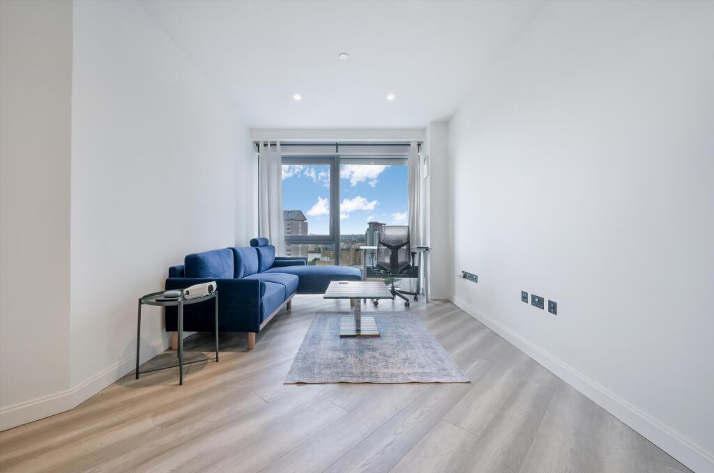 4 bed 1st Floor Flat for rent in . From Knight Frank - Lettings - Canary  Wharf