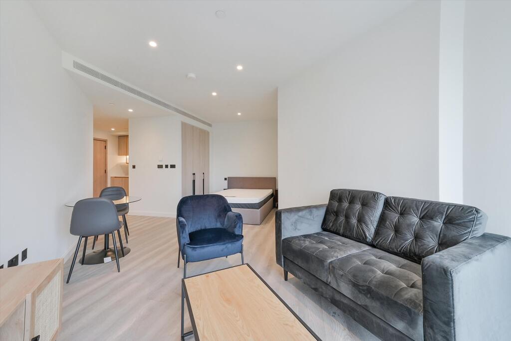4 bed 1st Floor Flat for rent in Poplar. From Knight Frank - Lettings - Canary  Wharf