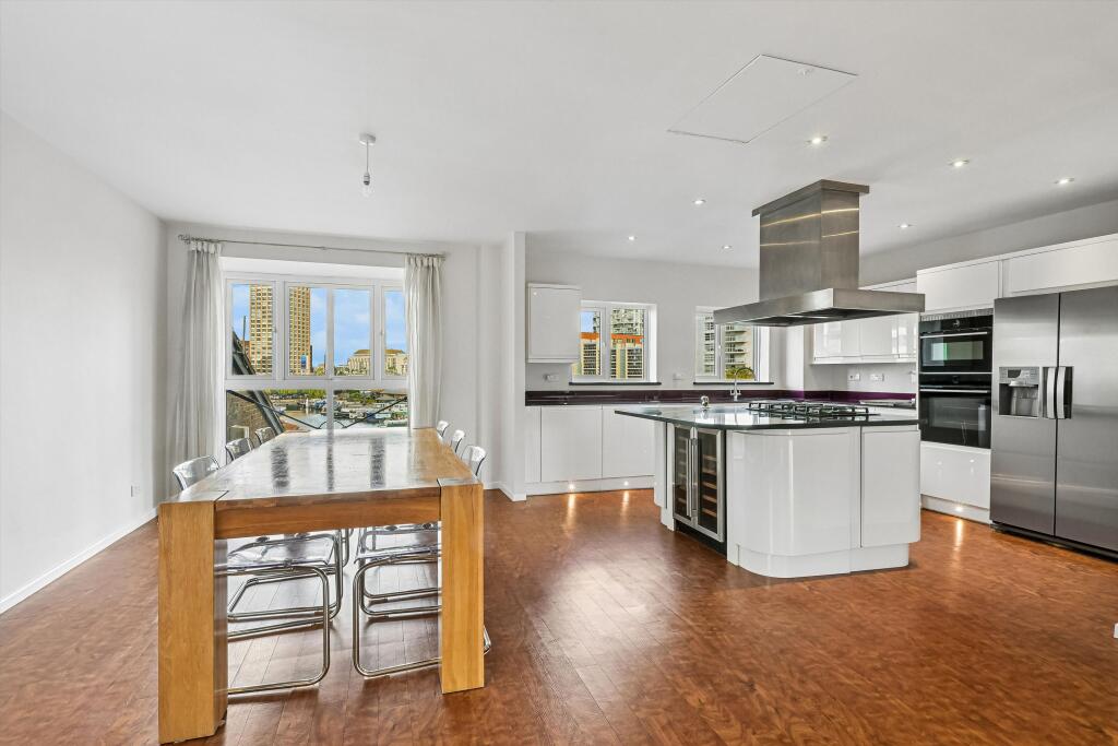 3 bed 1st Floor Flat for rent in Poplar. From Knight Frank - Lettings - Canary Wharf 3 bed 1st Floor Flat for rent in Poplar. From Knight Frank - Lettings - Canary Wharf