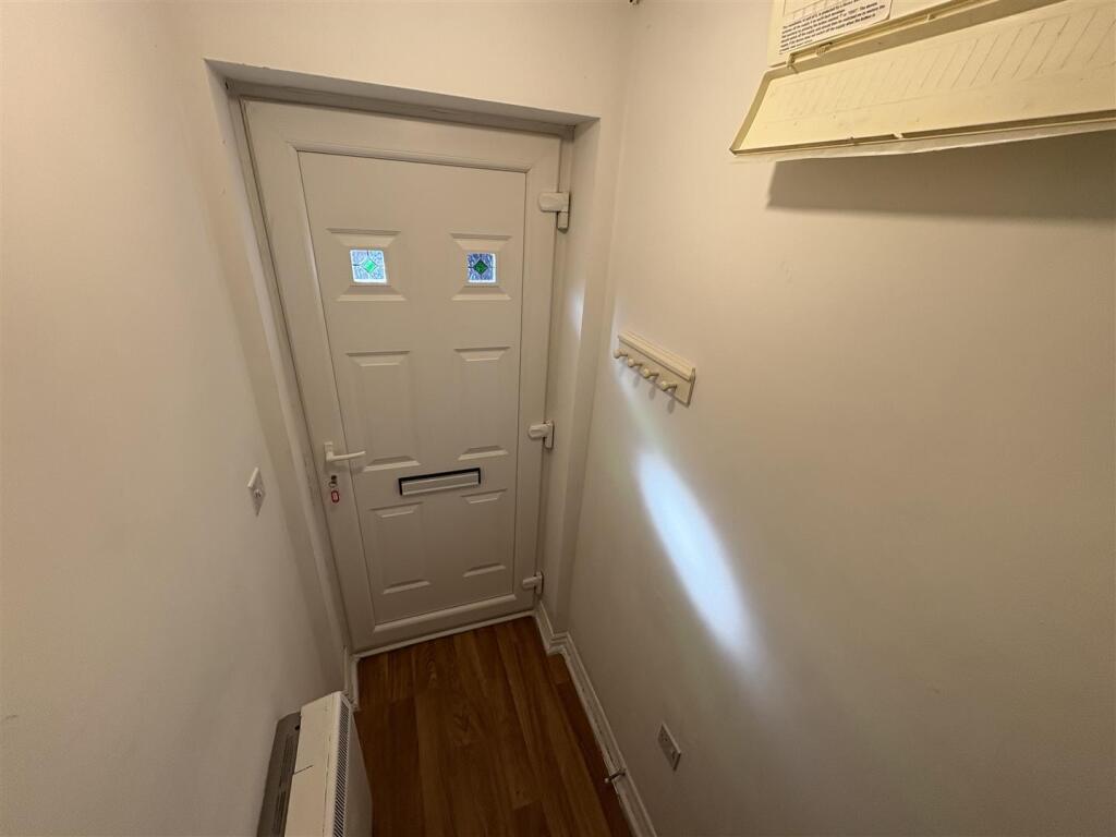1 bed 1st Floor Flat for rent in Oldbury. From Scriven & Co - Quinton