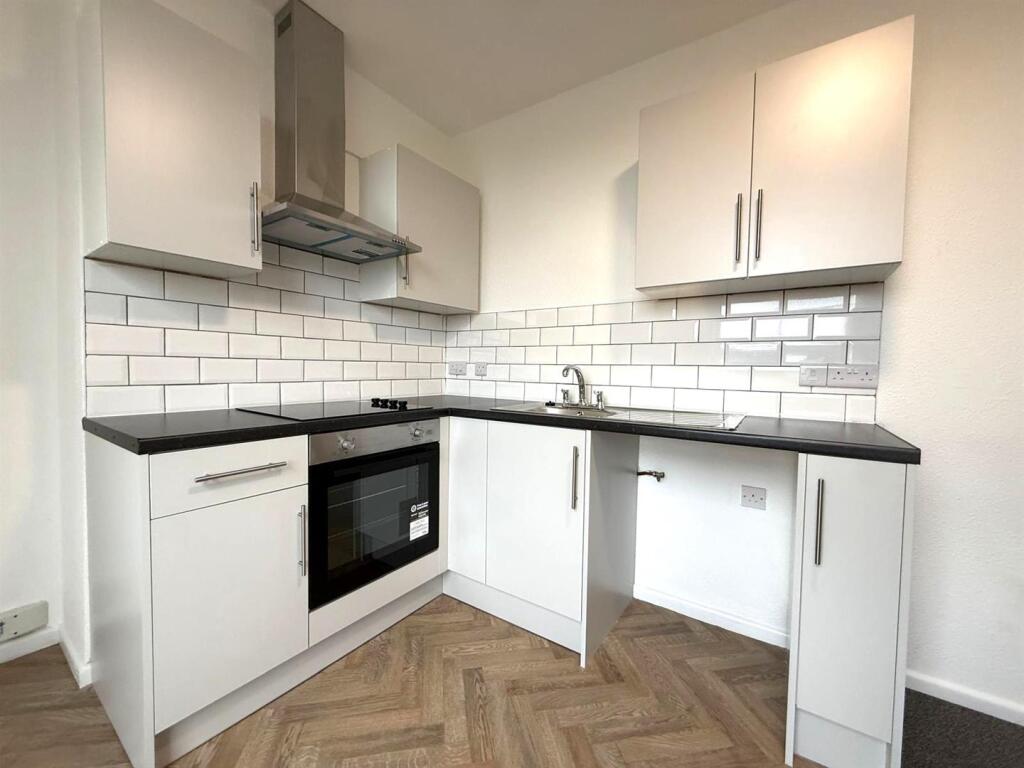 2 bed Apartment for rent in Old Hill. From Scriven & Co - Quinton