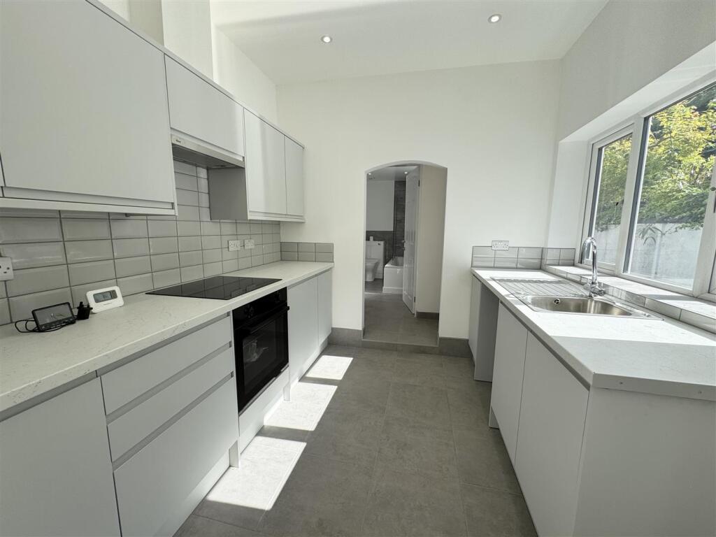3 bed Mid Terraced House for rent in Oldbury. From Scriven & Co - Quinton 3 bed Mid Terraced House for rent in Oldbury. From Scriven & Co - Quinton