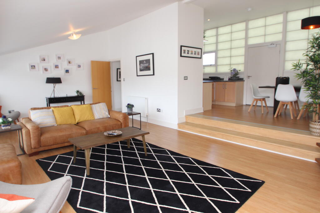 2 bed 1st Floor Flat for rent in Glasgow. From Slater Hogg & Howison Lettings - Glasgow
