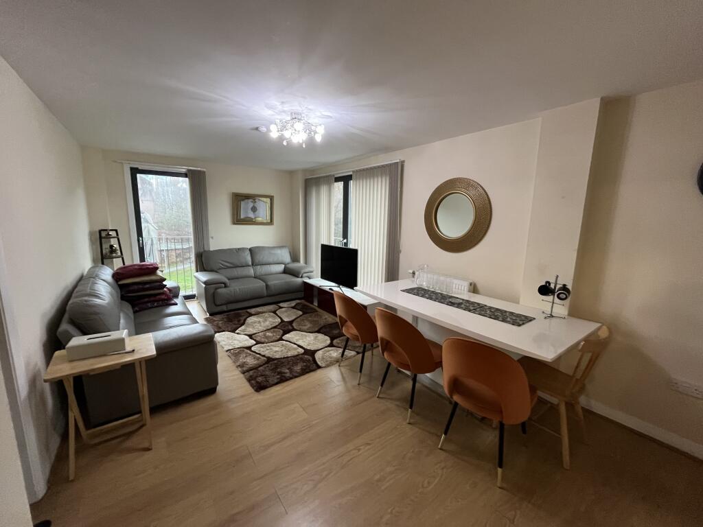 3 bed Apartment for rent in . From Slater Hogg & Howison Lettings - Glasgow