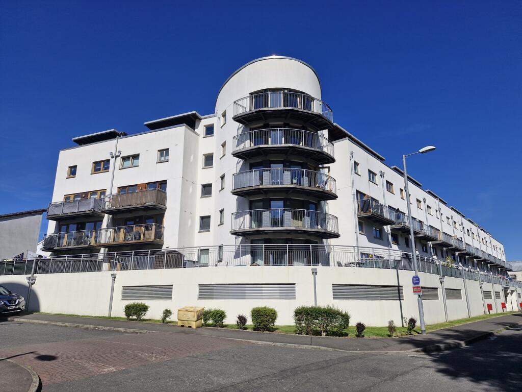 1 bed 1st Floor Flat for rent in Bearsden. From Slater Hogg & Howison Lettings - West End
