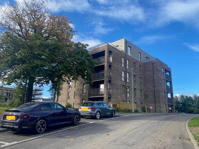 3 bed 1st Floor Flat for rent in . From Slater Hogg & Howison Lettings - West End