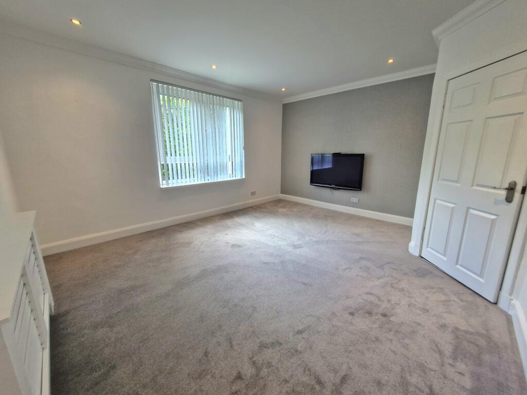 3 bed 1st Floor Flat for rent in Bishopbriggs. From Slater Hogg & Howison Lettings - West End