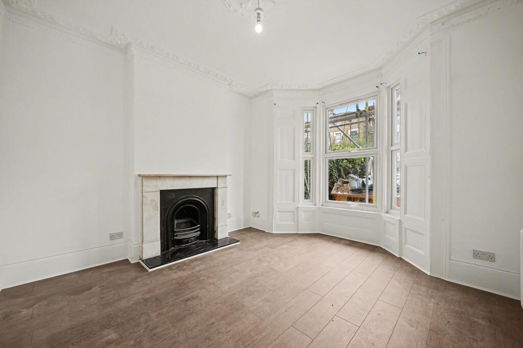 7 bed Mid Terraced House for rent in London. From David Andrew - London - Holloway Road