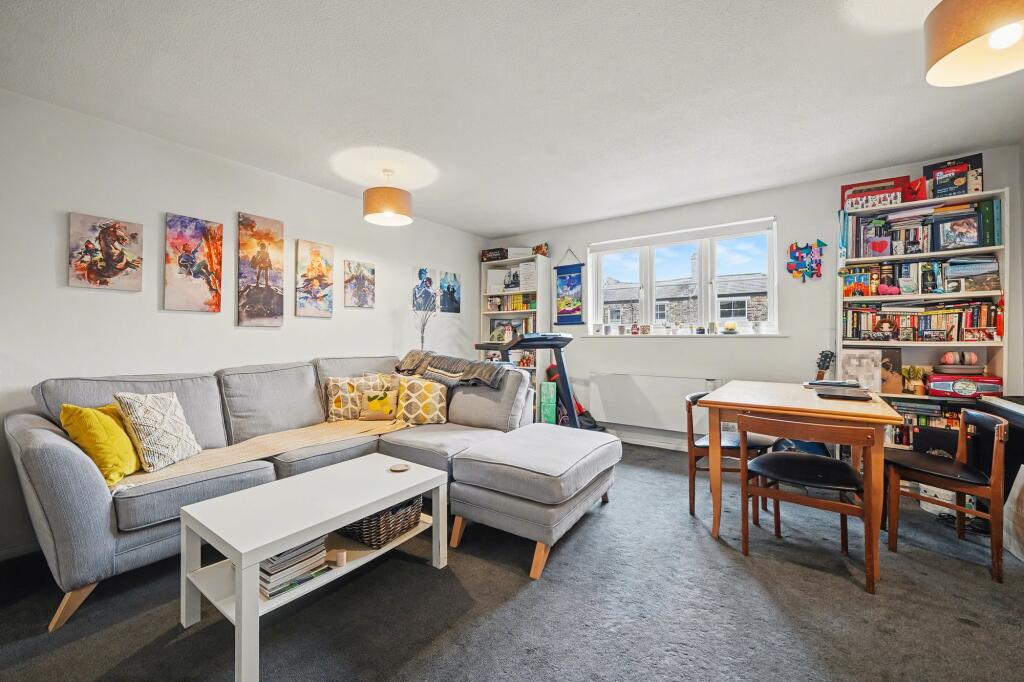 2 bed 1st Floor Flat for rent in London. From David Andrew - London - Holloway Road