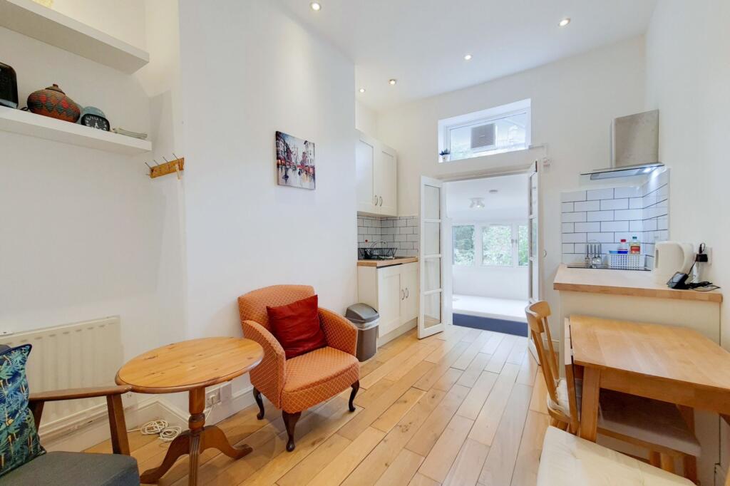 4 bed 1st Floor Flat for rent in Hornsey. From David Andrew - London - Holloway Road