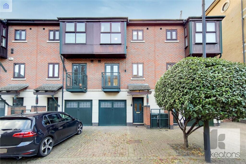 3 bed Mid Terraced House for rent in London. From Keatons - Stratford