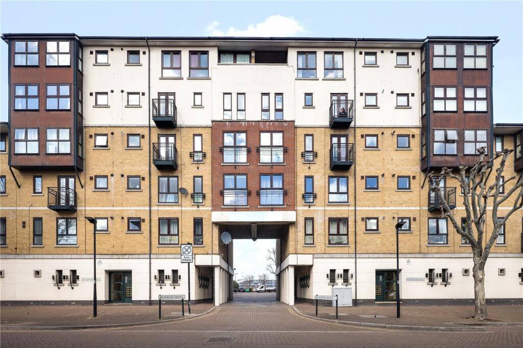 2 bed Flat for rent in London. From Keatons - Stratford