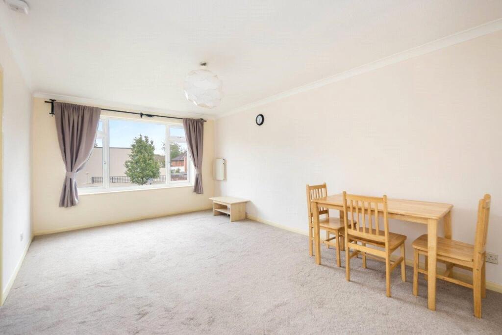 2 bed 1st Floor Flat for rent in London. From Keatons - Stratford