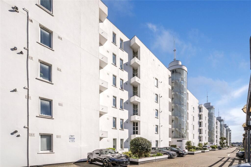 2 bed 1st Floor Flat for rent in Woolwich. From Keatons - Stratford
