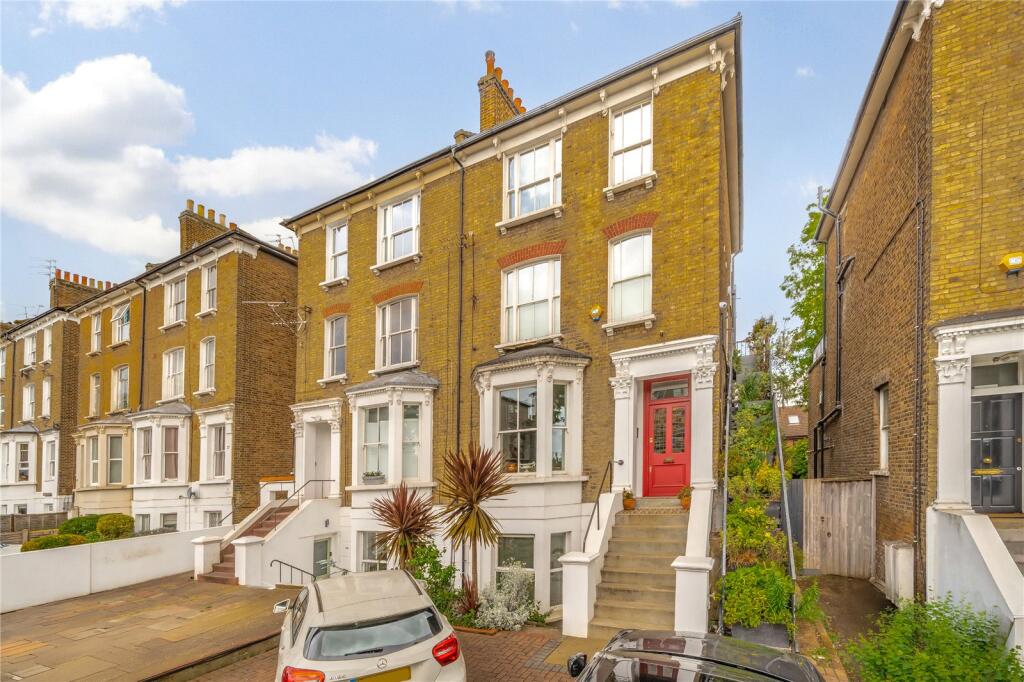 1 bed 1st Floor Flat for rent in Wanstead. From Keatons - Stratford