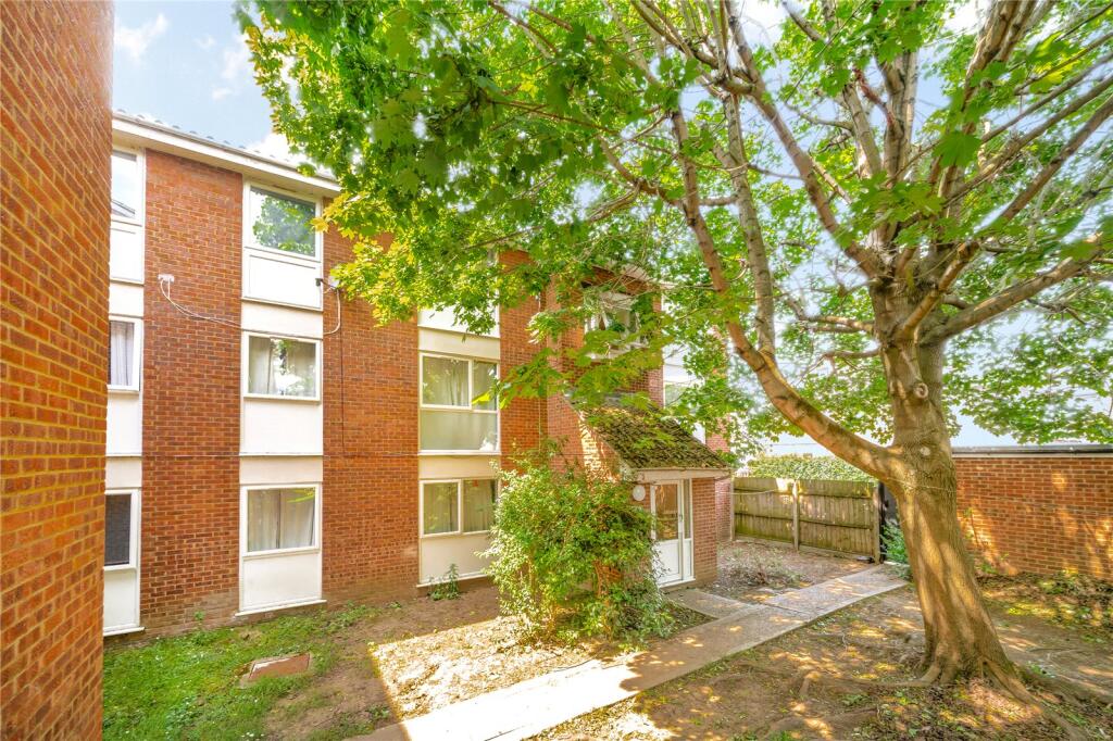 1 bed 1st Floor Flat for rent in London. From Keatons - Stratford