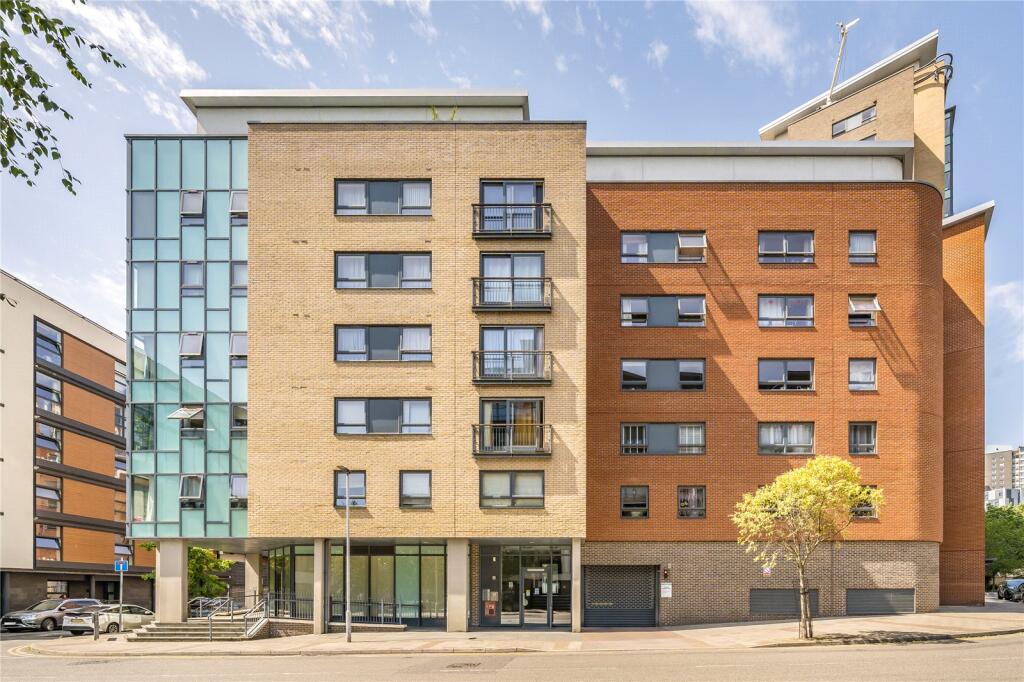 2 bed 1st Floor Flat for rent in London. From Keatons - Stratford