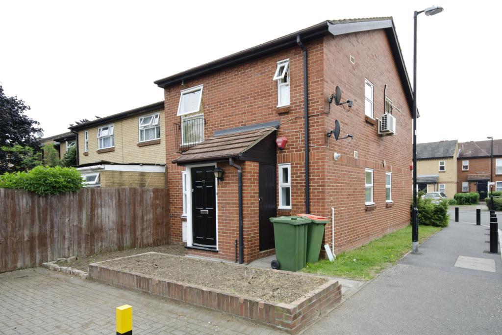 1 bed Annexe for rent in London. From Keatons - Stratford